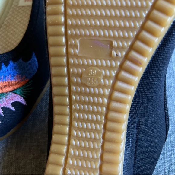 Otiental Style Embroidered Women’s Size 39 (US 8) Shoes NEW! 👀 - Picture 6 of 7